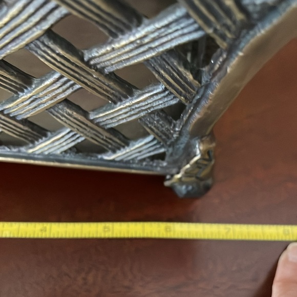 BRASS BASKETWEAVE TABLEWARE DECOR - Picture 8 of 10
